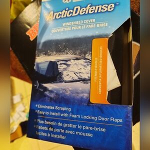NIB ARTIC DEFENSE WINSHIELD COVER